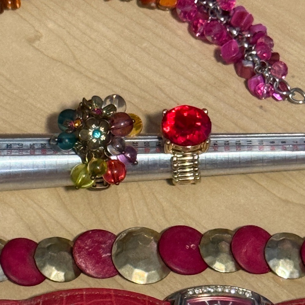 Mixed Vtg Jewelry lot of REDS - Picture 13 of 16